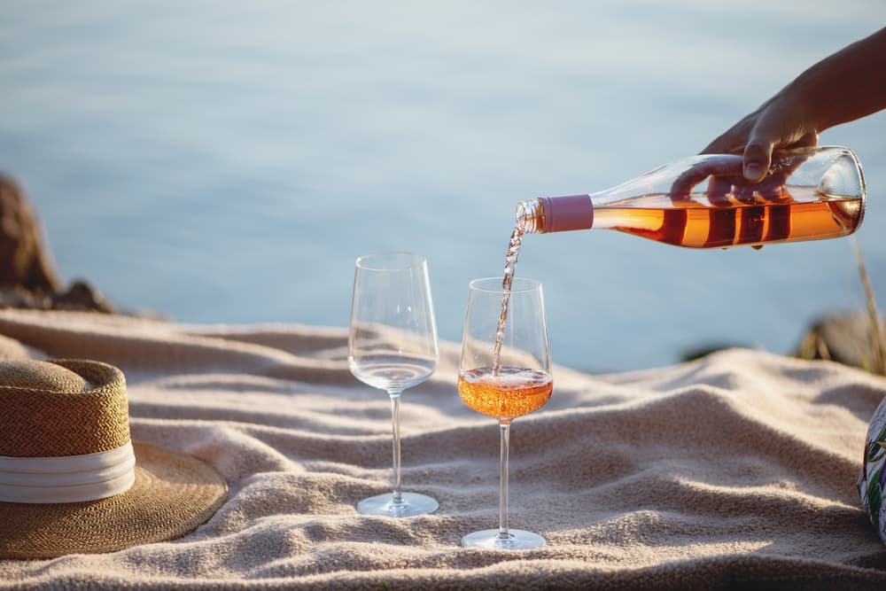 A Guide To The Best Wine At The Beach For A Good Time